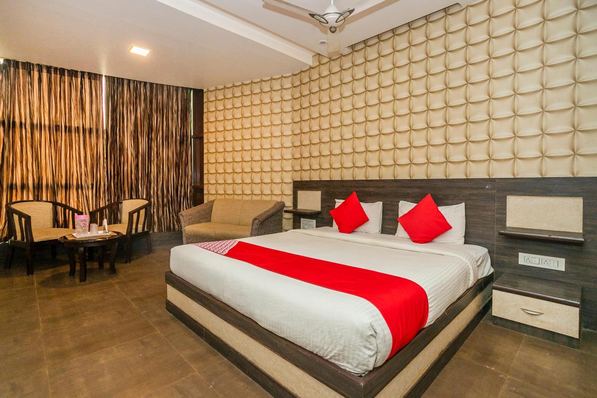 Super Collection O Indian Suites Near Sitara Restaurant Бангалор Экстерьер фото