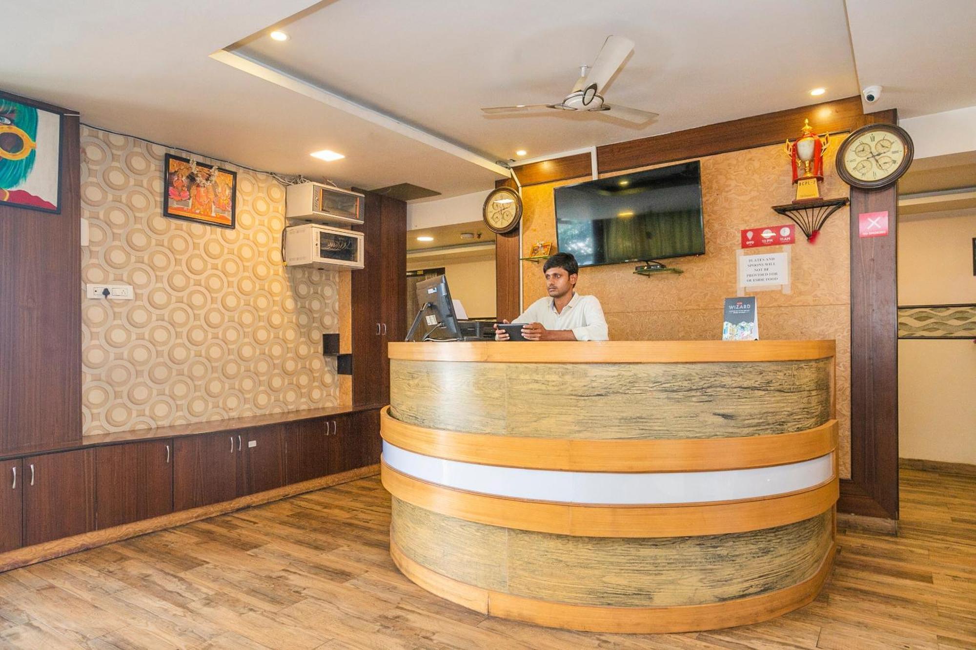 Super Collection O Indian Suites Near Sitara Restaurant Бангалор Экстерьер фото